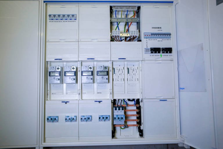 HSK Elektro Kaldeh Team bei der Arbeit